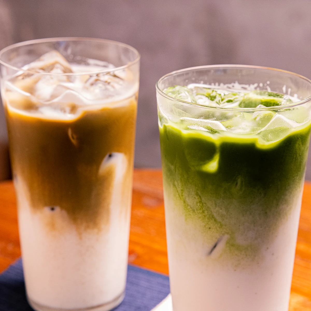 一番摘みほうじ茶ラテ／特上煎茶ラテ